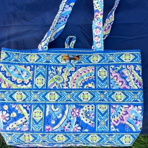 13” blue Vera Bradley hand bag